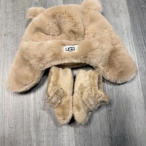 UGG Bixbee  Kids Hat and Booties Set